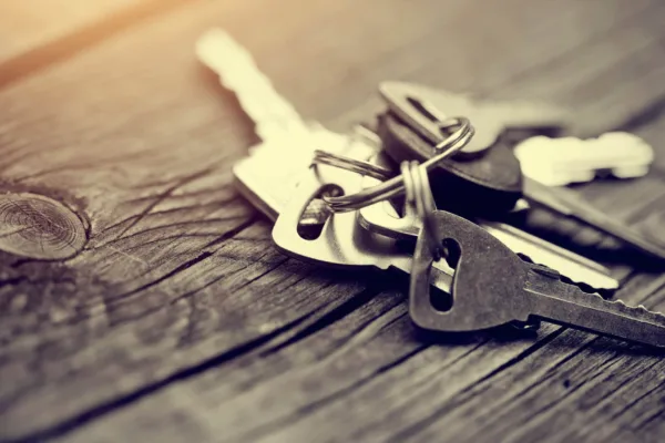 Guess who? Does a section 8 notice have to contain the landlord’s own name and address?