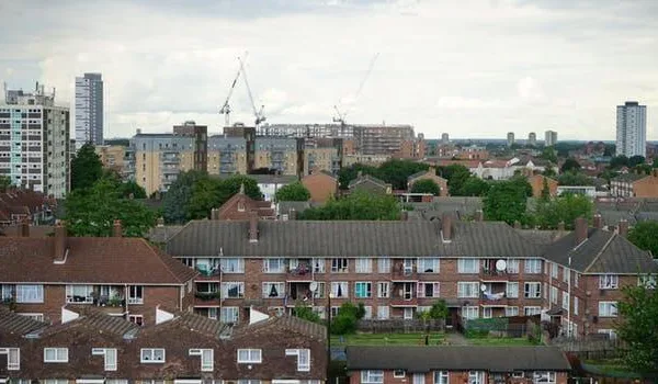 From Top to Bottom: Leasehold Ownership of Airspace and Subsoil